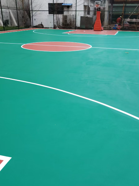 临朐 球场长期使用易出现地面开裂